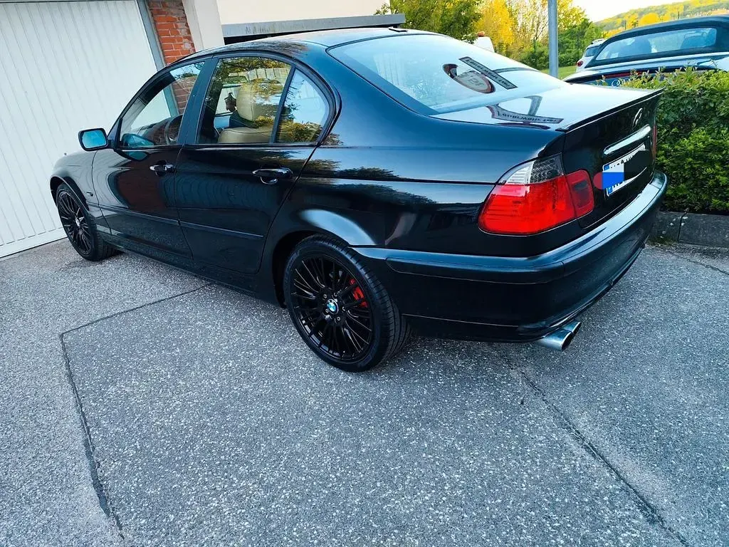 Gebraucht BMW 320 170 PS (125 kW) 2001 Schwarz Limousine