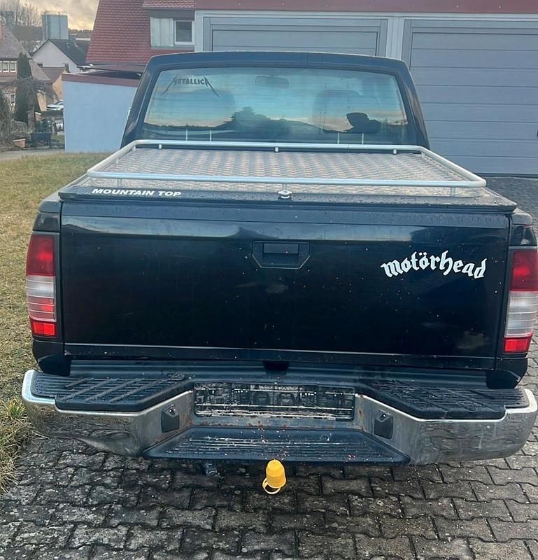 Gebraucht Nissan Navara 133 PS (97 kW) 2011 Schwarz Pickup