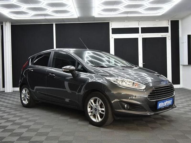 Gebraucht Ford Fiesta Titanium 125 PS (91 kW) 2016 Grau Kleinwagen