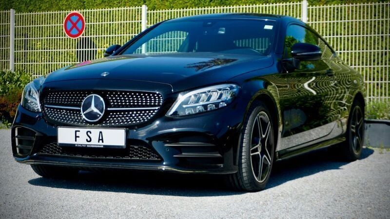 Schwarz Gebraucht 2018 Mercedes C300 Coupé | 29.999 € (Superpreis) - Bild 1/4