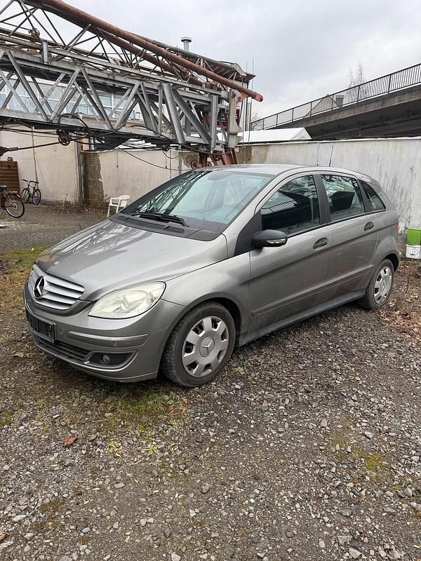 Gebraucht Mercedes B170 129 PS (94 kW) 2005 Grau Van / Kleinbus