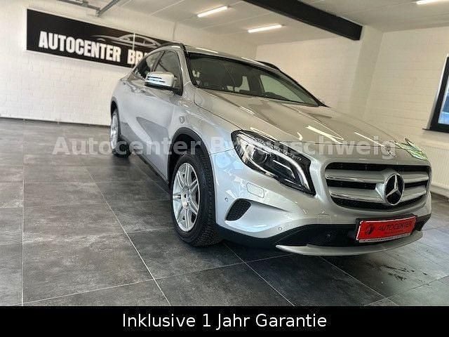 Silber Gebraucht 2015 Mercedes GLA200 SUV | 12.999 € (Guter Preis) - Bild 1/4
