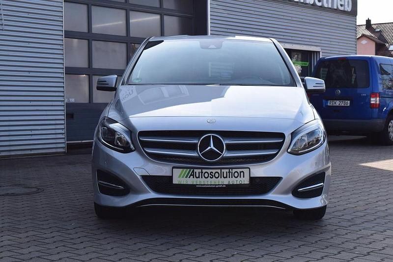 Gebraucht Mercedes B200 136 PS (100 kW) 2015 Silber Van / Kleinbus