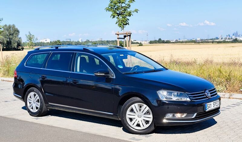 Schwarz Gebraucht 2015 VW Passat Comfortline Limousine | 8.999 € (Superpreis) - Bild 1/4