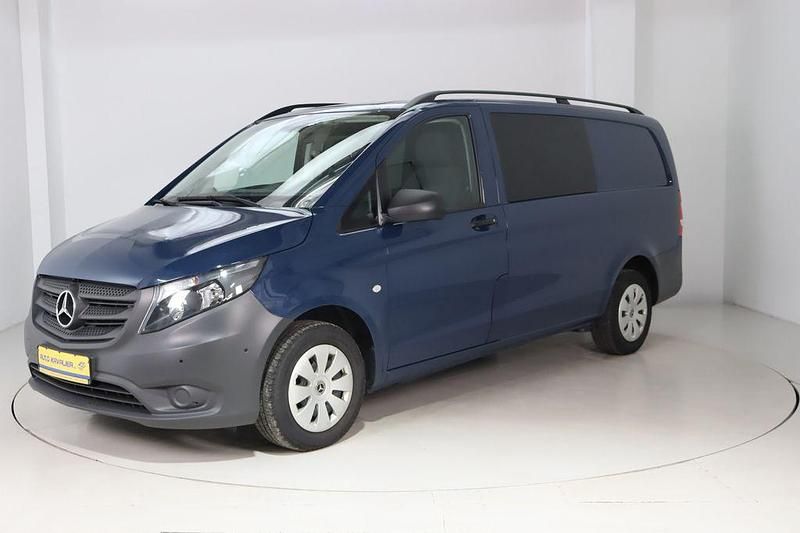 Blau Gebraucht 2022 Mercedes Vito Van / Kleinbus | 20.490 € (Superpreis) - Bild 1/4
