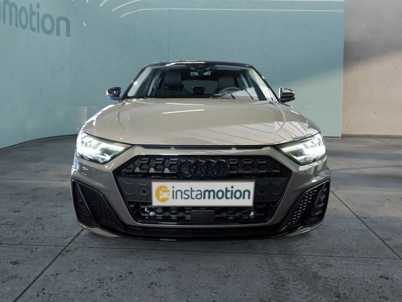 Grau Gebraucht 2023 Audi A1 Sportback S-Line Kleinwagen | 34.058 € - Bild 1/4