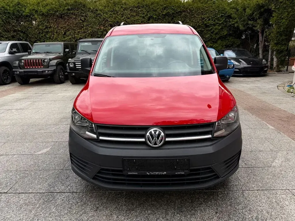 Używany VW Caddy 102 KM (75 kW) 2018 Czerwony Minivan
