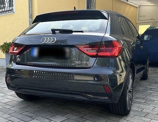 Gebraucht Audi A1 Sportback Advanced 116 PS (85 kW) 2019 Grau Kleinwagen