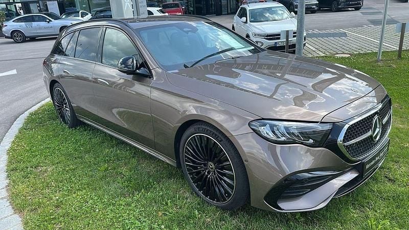 Gebraucht Mercedes E300 AMG 313 PS (230 kW) 2024 Braun Limousine