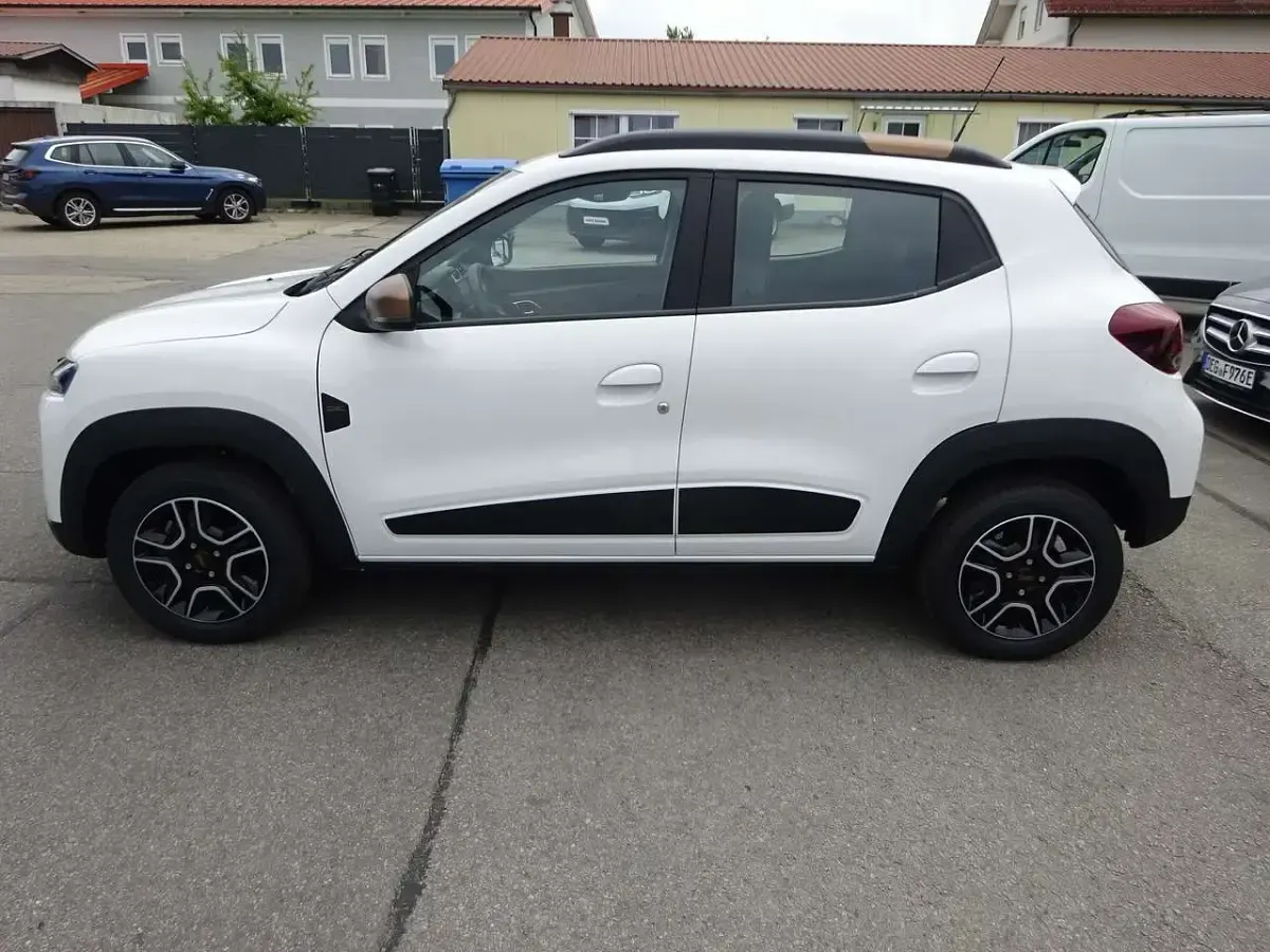 Używany Dacia Spring Extreme 47 kW (65 KM) 2023 Biały Hatchback