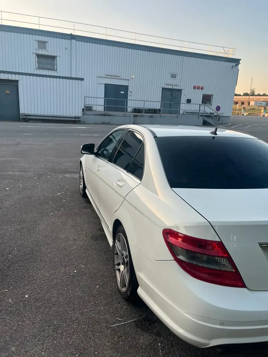 Gebraucht Mercedes C220 170 PS (125 kW) 2008 Weiß Limousine