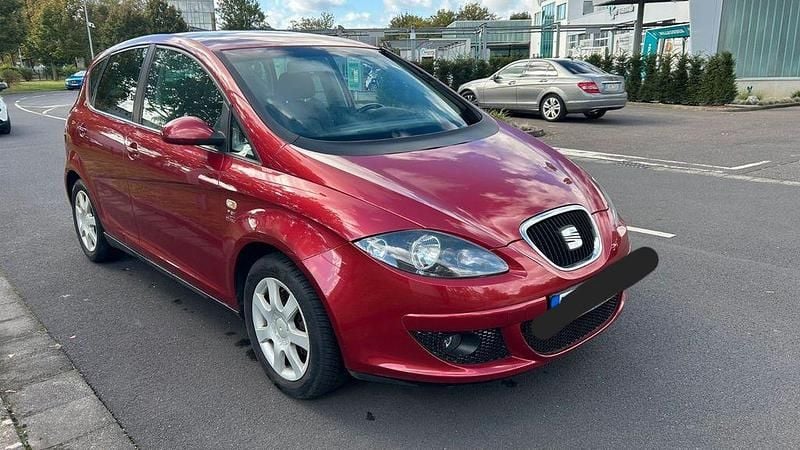 Gebraucht Seat Altea Reference 102 PS (75 kW) 2005 Rot Van / Kleinbus