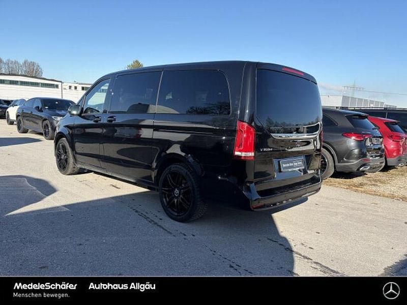 Gebraucht Mercedes V300 Avantgarde 237 PS (174 kW) 2023 Obsidianschwarz Van / Kleinbus