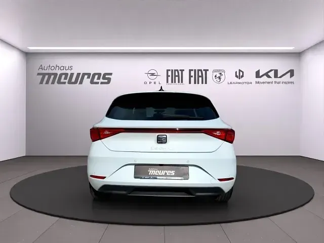 Gebraucht Seat Leon Style 150 PS (110 kW) 2024 Weiss Limousine