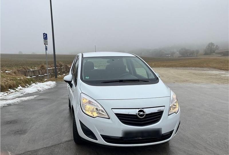 Weiß Gebraucht 2012 Opel Meriva Van / Kleinbus | 2.999 € (Guter Preis) - Bild 1/4