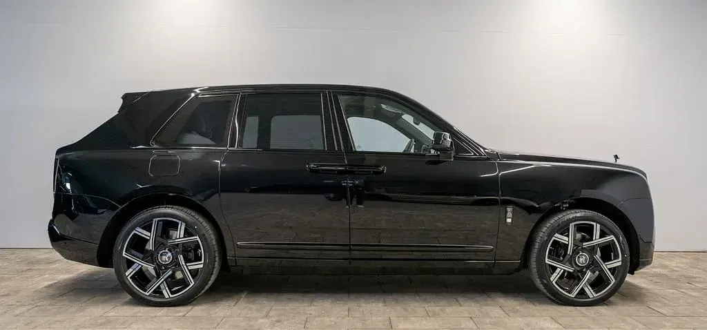 Neu Rolls Royce Cullinan 600 PS (441 kW) 2026 Schwarz SUV