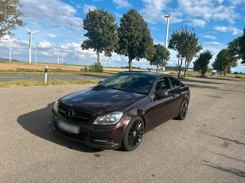 Braun Gebraucht 2011 Mercedes C250 Sport Coupé | 8.000 € (Guter Preis) - Bild 1/4