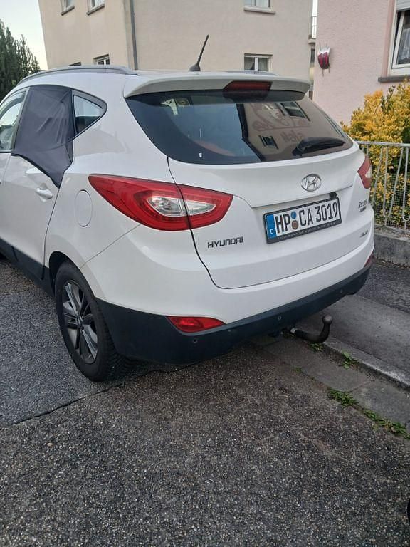 Weiß Gebraucht 2015 Hyundai ix35 Style SUV | 9.500 € (Fairer Preis) - Bild 1/3