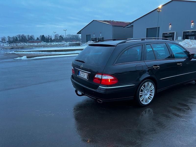 Gebraucht Mercedes E320 224 PS (164 kW) 2005 Schwarz Kombi