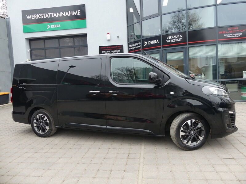 Diamant schwarz/karbon schwarz Gebraucht 2023 Opel Zafira Life Van | 35.799 € (Guter Preis) - Bild 1/4