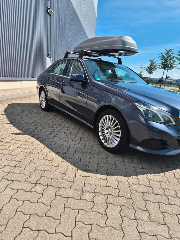 Blau Gebraucht 2014 Mercedes E350 Limousine | 13.800 € (Superpreis) - Bild 1/4