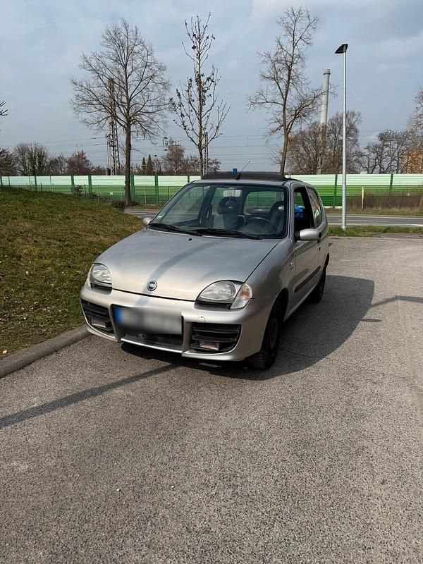 Gebraucht Fiat Seicento 54 PS (39 kW) 2003 Silber Kleinwagen
