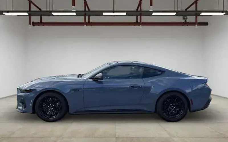 Neu Ford Mustang GT Fastback 446 PS (328 kW) 2025 Blau Coupé