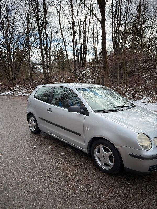 Gebraucht VW Polo 64 PS (47 kW) 2003 Silber Kleinwagen