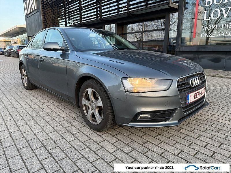 Gebraucht Audi A4 120 PS (88 kW) 2012 Grau Limousine