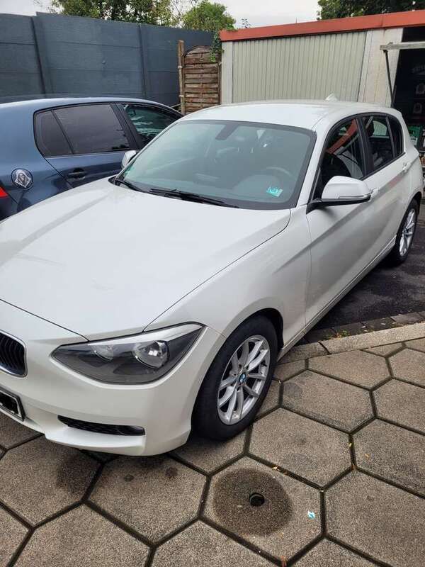 Weiß Gebraucht 2013 BMW 118 Sport Line Kleinwagen | 7.000 € (Guter Preis) - Bild 1/4