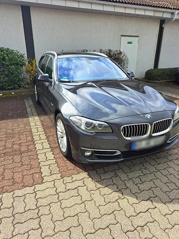 Gebraucht BMW 530 258 PS (189 kW) 2015 Grau Kombi