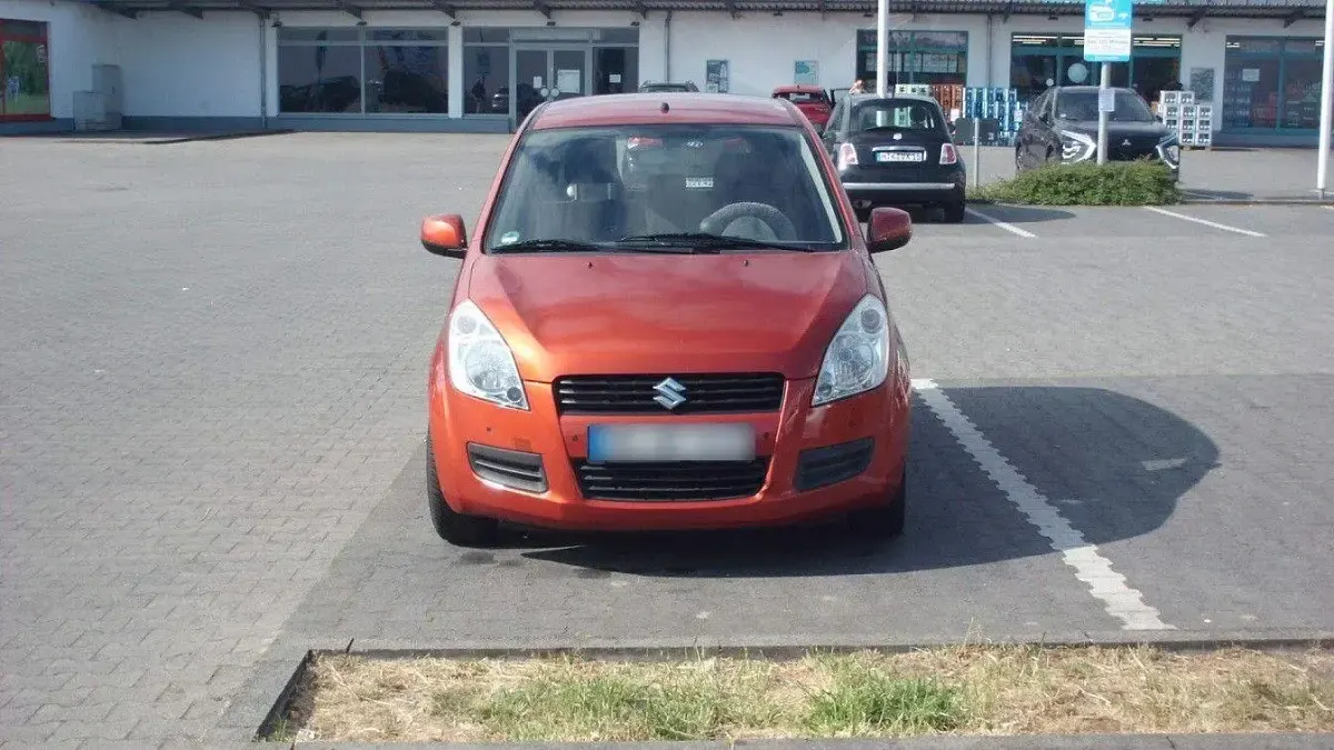 Gebraucht Suzuki Splash 68 PS (50 kW) 2011 Orange Kleinwagen