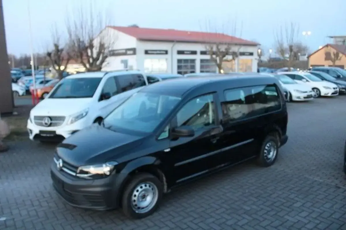 Second-hand VW Caddy Maxi 150 CP (110 kW) 2020 Negru Monovolum