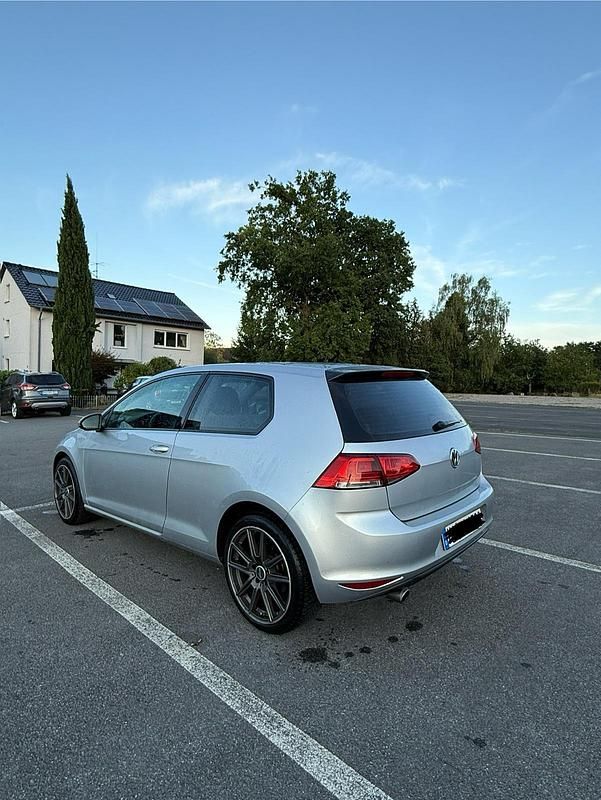 Silber Gebraucht 2014 VW Golf VII Limousine | 6.700 € (Fairer Preis) - Bild 1/4