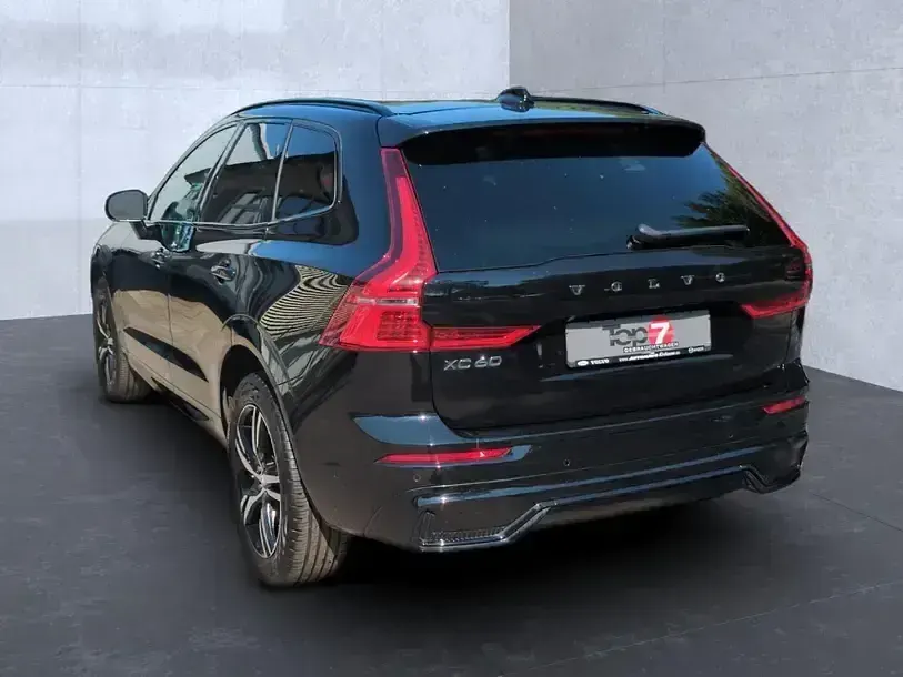 Gebraucht Volvo XC60 R-Design 197 PS (144 kW) 2022 Schwarz SUV