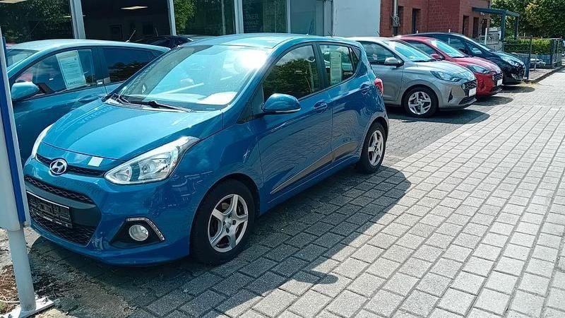 Blau Gebraucht 2014 Hyundai i10 Kleinwagen | 6.450 € (Guter Preis) - Bild 1/4