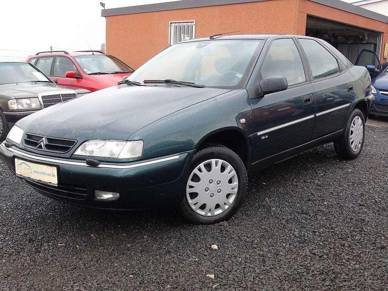 Grün Gebraucht 1999 Citroën Xantia Limousine | 2.600 € - Bild 1/4