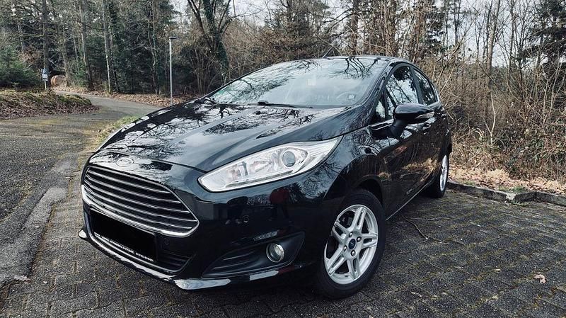 Schwarz Gebraucht 2014 Ford Fiesta Titanium Limousine | 5.499 € (Fairer Preis) - Bild 1/4