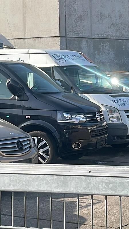 Schwarz Gebraucht 2015 VW T5 Van | 18.000 € (Superpreis) - Bild 1/4