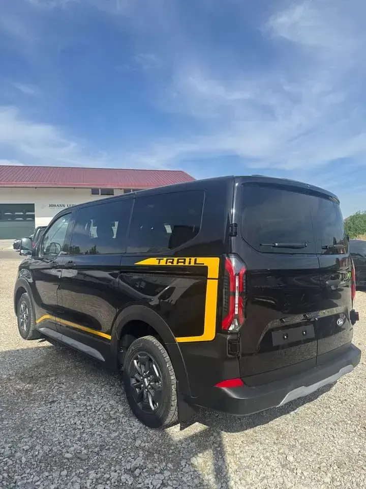 Neu Ford Transit Custom 170 PS (125 kW) 2025 Schwarz Kombi