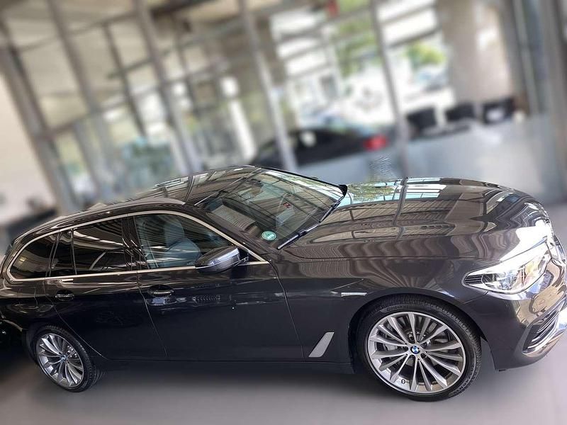 Gebraucht BMW 540 Sport Line 340 PS (250 kW) 2017 Grau Kombi