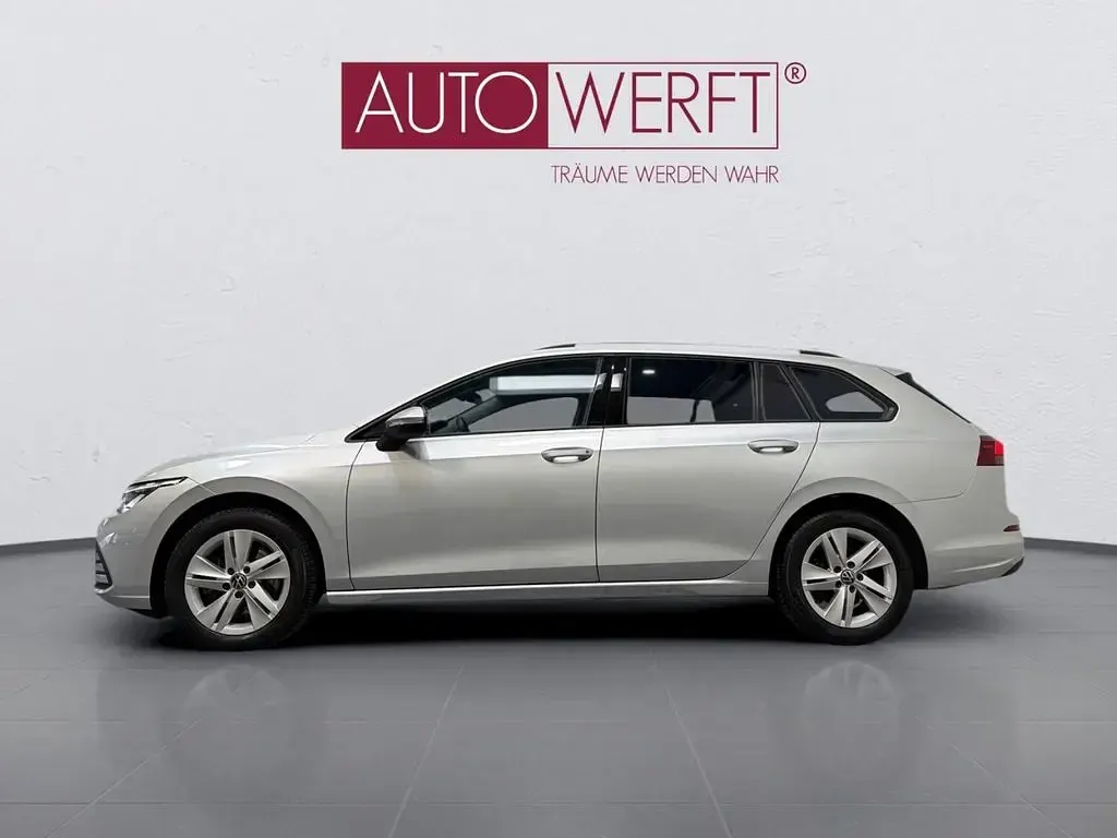 Gebraucht VW Golf VIII Life 150 PS (110 kW) 2024 Silber Kombi