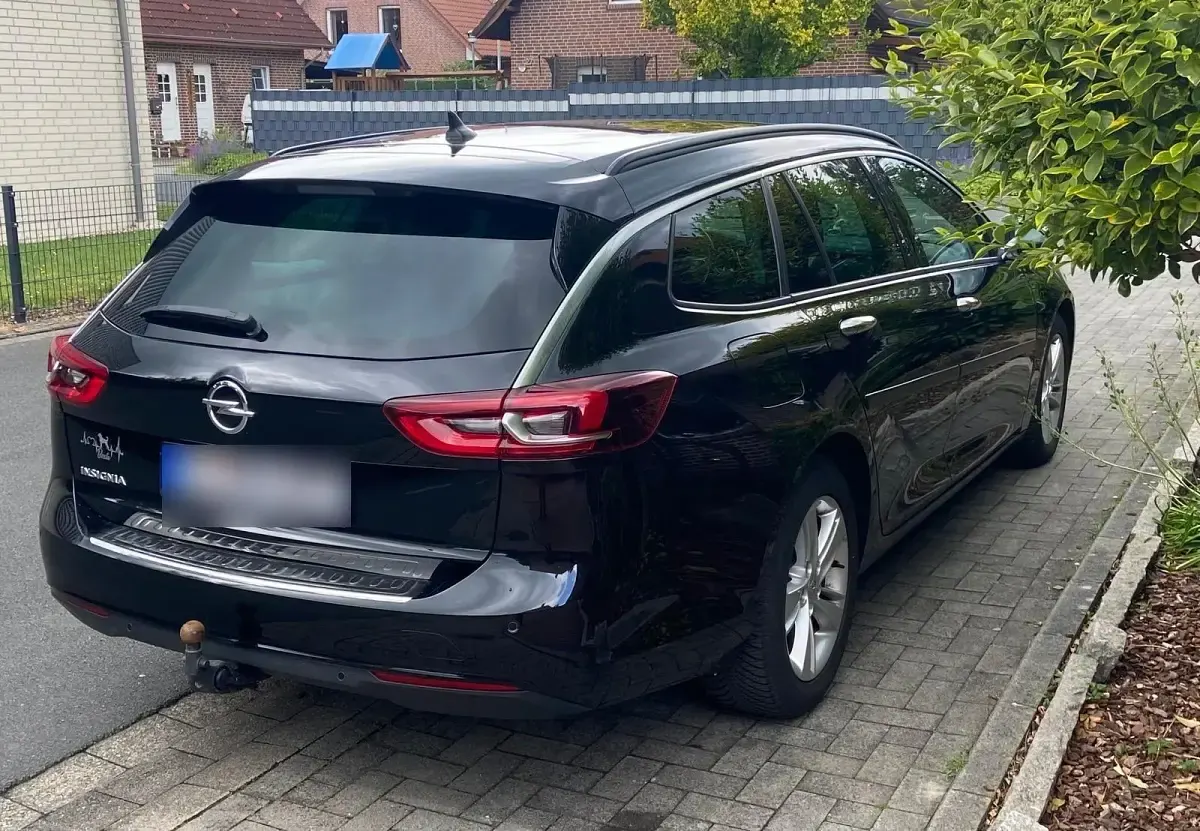 Gebraucht Opel Insignia 170 PS (125 kW) 2018 Schwarz Kombi