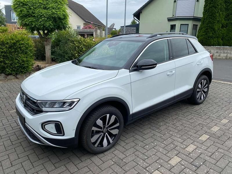 Weiß Gebraucht 2024 VW T-Roc Move SUV | 29.990 € (Fairer Preis) - Bild 1/4
