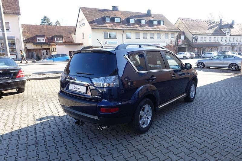 Gebraucht Mitsubishi Outlander Motion 177 PS (130 kW) 2012 Blau SUV