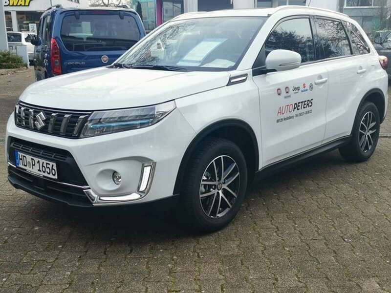 Cool white pearl metallic Gebraucht 2022 Suzuki Vitara Comfort+ SUV | 24.480 € (Etwas zu teuer) - Bild 1/4