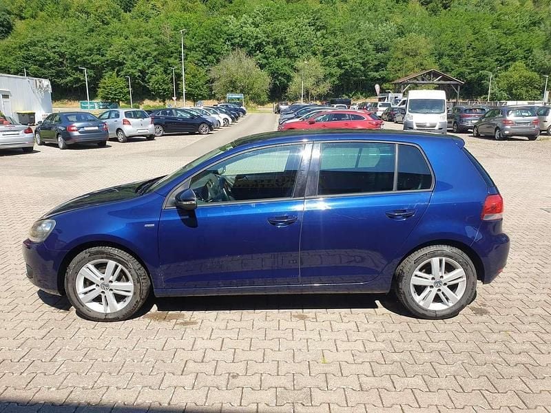 Gebraucht VW Golf VII Match 86 PS (63 kW) 2012 Shadow blue metallic Kleinwagen