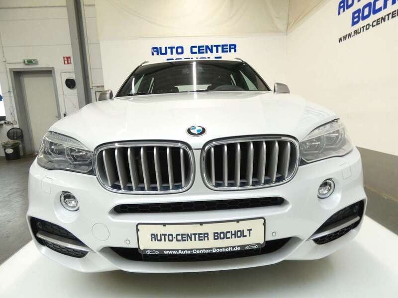 Mineralweiss metallic Gebraucht 2018 BMW X5 M SUV | 38.450 € (Guter Preis) - Bild 1/4