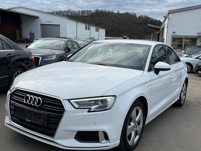 Gebraucht Audi A3 Sport 150 PS (110 kW) 2018 Weiß Limousine