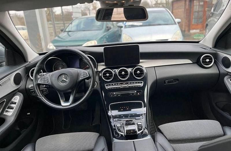 Gebraucht Mercedes C200 Elegance 184 PS (135 kW) 2014 Grau Limousine